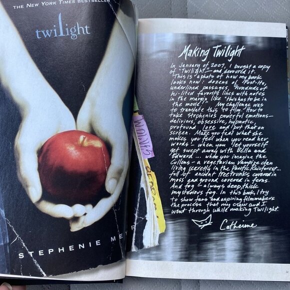 Twilight: Director's Notebook: The Story of How We... by Hardwicke Catherine New - Picture 6 of 6